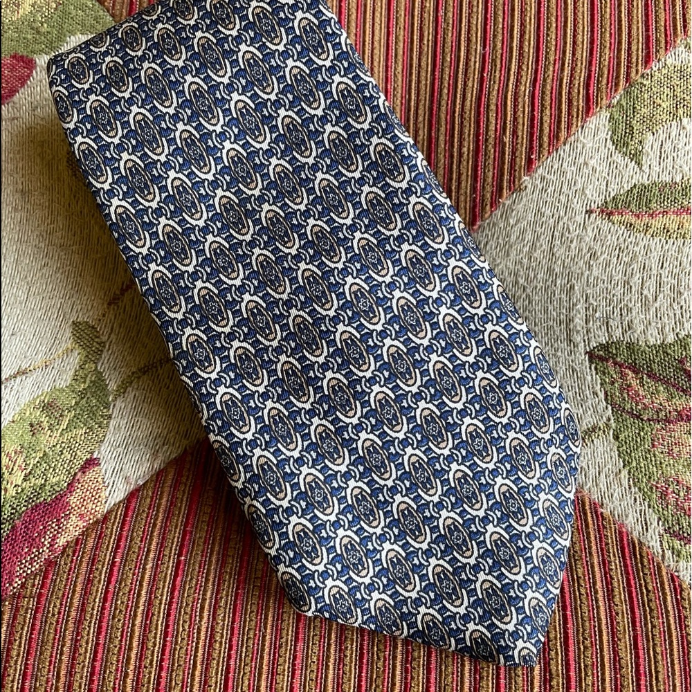 Vintage silk men’s tie